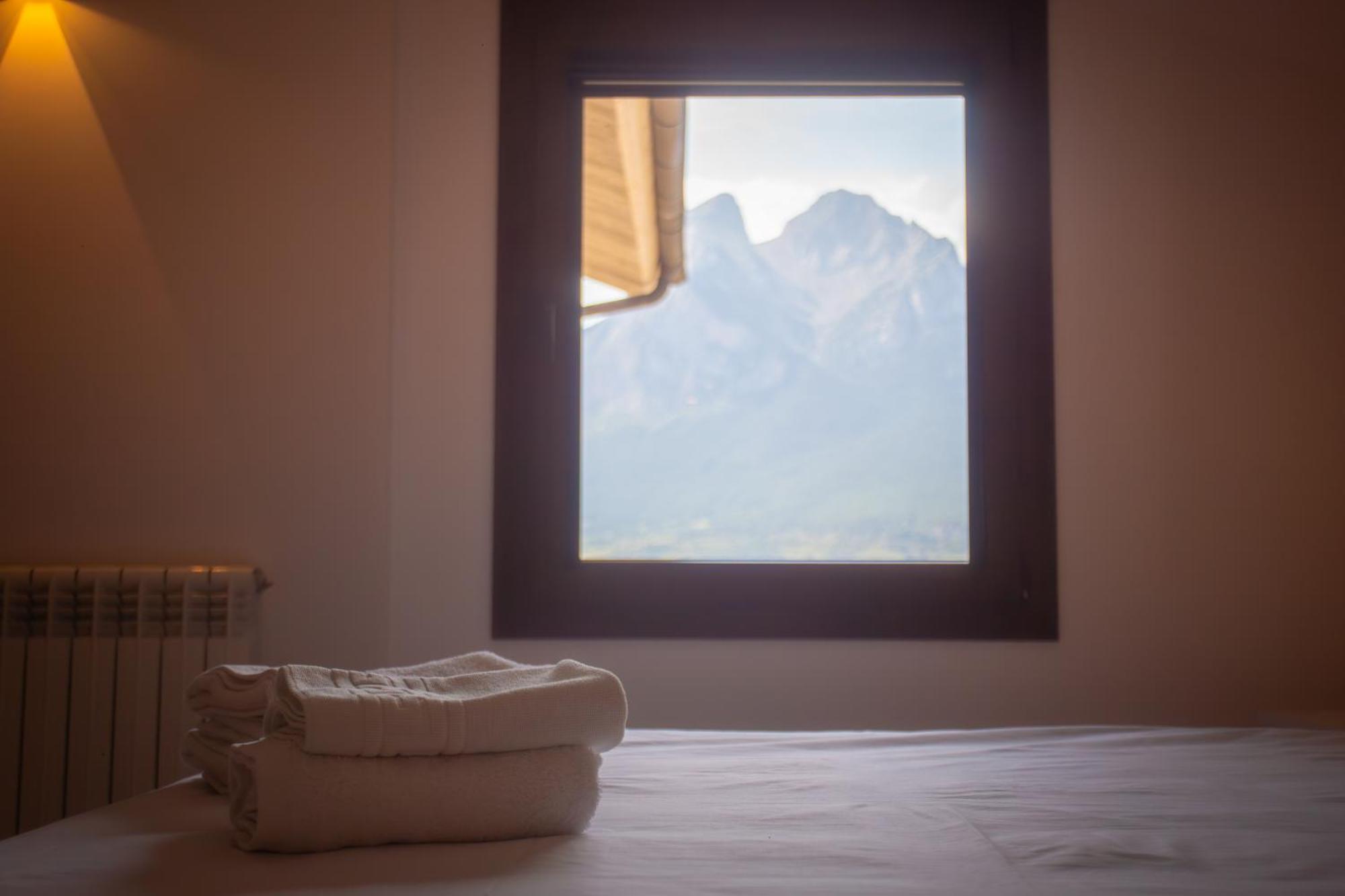 L'Indret Del Pedraforca Adults Only Hotel ซัลเดส ภายนอก รูปภาพ
